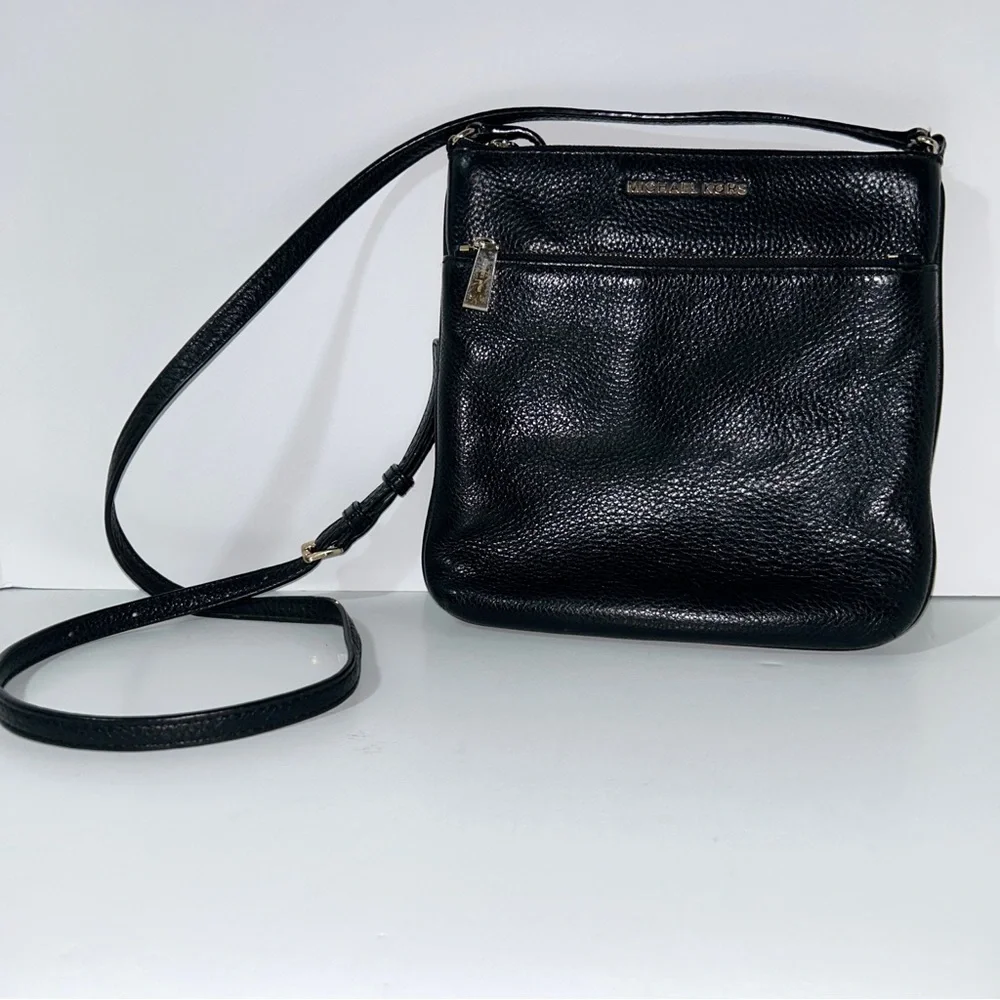 MICHAEL KORS RILEY LEATHER FLAT CROSSBODY‎ WOMEN'S BLACK BAG PURSE